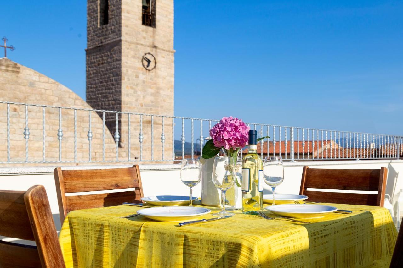 La Via Rooms And Terrace Olbia Exterior foto