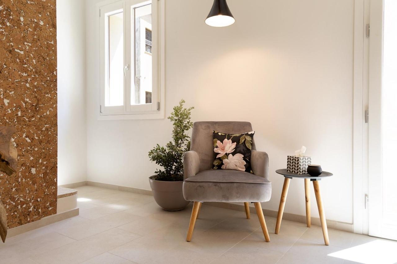 La Via Rooms And Terrace Olbia Exterior foto