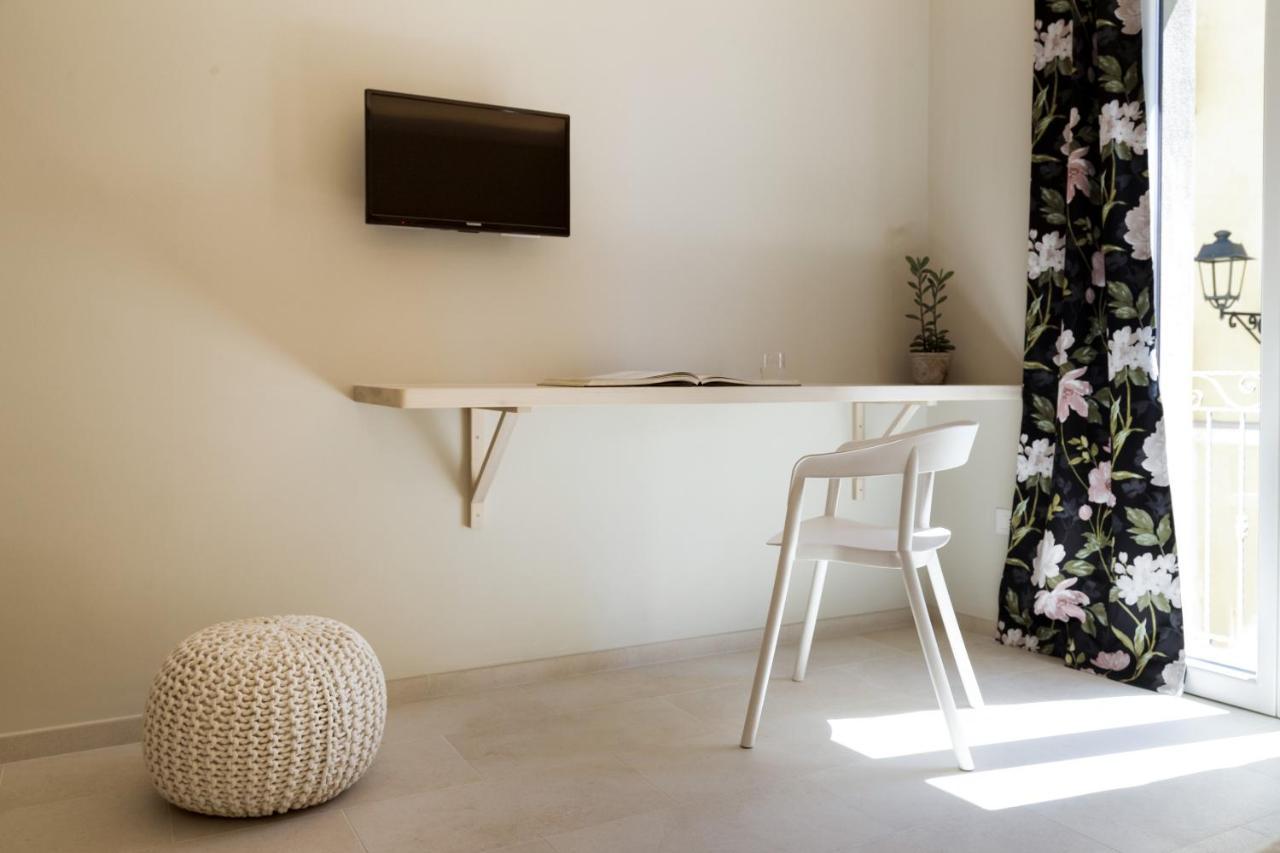 La Via Rooms And Terrace Olbia Exterior foto